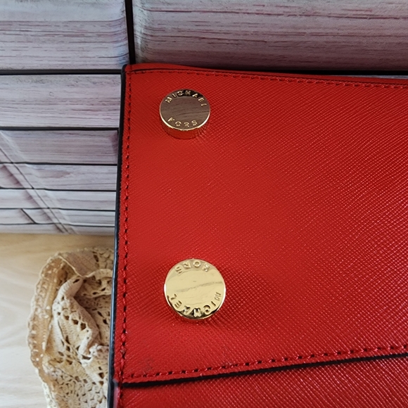 MK Michael Kors Karla satchel in Sangria color. With jet set wallet, key charms - Picture 12 of 16